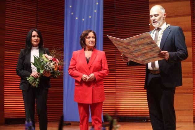 Weimar Prize Awarded to Ute Freudenberg Weimar, October 3, 2026 Weimar Prize Awarded to Ute Freu Copyright: xMatthiasxGränzdörferx