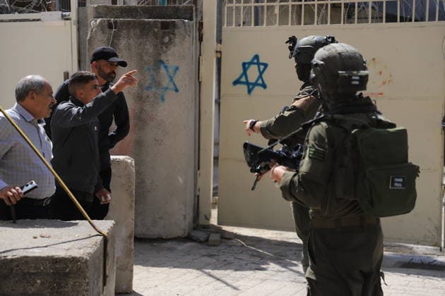 Israeli forces raid Hebron on Sukkot holiday HEBRON, WEST BANK, PALESTINE - OCTOBER 03: Israeli soldiers restrict the movement of Palestinians and take security measures as they raid the Old Town on the occasion of Sukkot feast in Hebron, West Bank, Palestine on October 03, 2026. Amer Shallodi Anadolu Hebron West Bank. Editorial use only. Please get in touch for any other usage. Copyright: x2026xAnadoluxAmerxShallodix