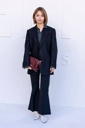 Aoi Miyazaki at the photocall for the Céline Spring Summer 2027 Women’s Ready-to-Wear collection during Paris Fashion Week (PFW) at the National Archives Museum in Paris, France, on October 3, 2026. Olivier Borde, Bestimage. Photocall at the Céline fashion show as part of Paris RTW Spring Summer 2027 Fashion Week, held at the Musée National des Archives on October 3, 2026, in Paris, France. Paris, France  Copyright: xOLIVIERxBORDEx xBESTIMAGExOLIVIERxBORDEx xBESTIMAGEx