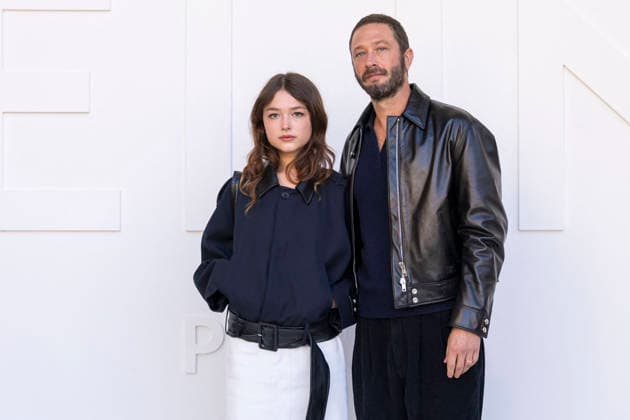 Sasha Moss Bachrach and Ebon Moss Bachrach at the photocall for the Céline Spring Summer 2027 Women’s Ready-to-Wear collection during Paris Fashion Week (PFW) at the National Archives Museum in Paris, France, on October 3, 2026. Olivier Borde, Bestimage. Photocall at the Céline fashion show as part of Paris RTW Spring Summer 2027 Fashion Week, held at the Musée National des Archives on October 3, 2026, in Paris, France. Paris, France  Copyright: xOLIVIERxBORDEx xBESTIMAGExOLIVIERxBORDEx xBESTIMAGEx