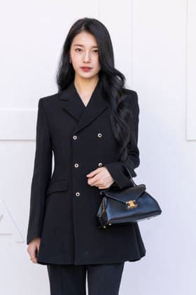 Bae Suzy at the photocall for the Céline Spring Summer 2027 Women’s Ready-to-Wear collection during Paris Fashion Week (PFW) at the National Archives Museum in Paris, France, on October 3, 2026. Olivier Borde, Bestimage. Photocall at the Céline fashion show as part of Paris RTW Spring Summer 2027 Fashion Week, held at the Musée National des Archives on October 3, 2026, in Paris, France. Paris, France  Copyright: xOLIVIERxBORDEx xBESTIMAGExOLIVIERxBORDEx xBESTIMAGEx