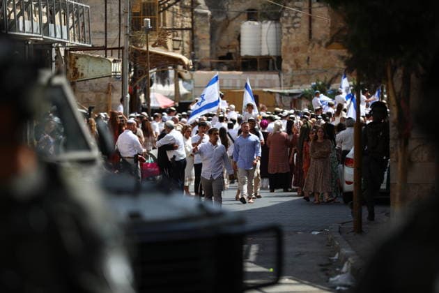 Israeli Soldiers Restrict Palestinian Movement During Settler Tour in Hebron Israeli soldiers restrict the movement of Palestinians and take security measures during a tour by Israeli settlers in the Old City of Hebron, in the West Bank, on October 3, 2026, during the Jewish holiday of Sukkot. Photo by Mamoun Wazwaz apaimages Hebron West Bank Palestinian Territory 031026_Hebron_MW_00(33) Copyright: xapaimagesxMamounxWazwazx xapaimagesx