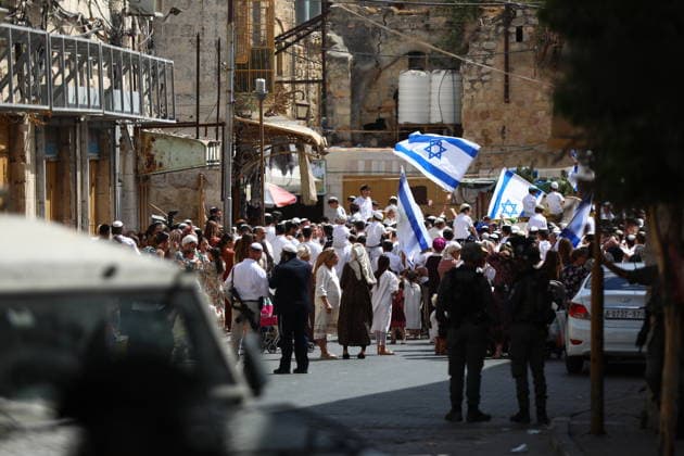 Israeli Soldiers Restrict Palestinian Movement During Settler Tour in Hebron Israeli soldiers restrict the movement of Palestinians and take security measures during a tour by Israeli settlers in the Old City of Hebron, in the West Bank, on October 3, 2026, during the Jewish holiday of Sukkot. Photo by Mamoun Wazwaz apaimages Hebron West Bank Palestinian Territory 031026_Hebron_MW_00(29) Copyright: xapaimagesxMamounxWazwazx xapaimagesx