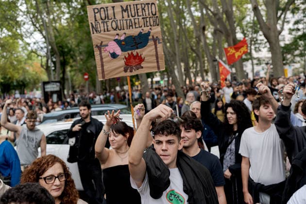 Thousands march in Madrid over Spain’s housing crisis MADRID, SPAIN - OCTOBER 3: Thousands of people march through central city center during a demonstration organized by tenant unions demanding measures to improve housing conditions and address Spain’s housing crisis, a day after parliament rejected two government housing decrees in Madrid, Spain, on October 3, 2026. Diego Radames Anadolu Madrid Spain. Editorial use only. Please get in touch for any other usage. Copyright: x2026xAnadoluxDiegoxRadamesx