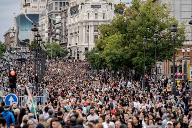 Thousands march in Madrid over Spain’s housing crisis MADRID, SPAIN - OCTOBER 3: Thousands of people march through central city center during a demonstration organized by tenant unions demanding measures to improve housing conditions and address Spain’s housing crisis, a day after parliament rejected two government housing decrees in Madrid, Spain, on October 3, 2026. Diego Radames Anadolu Madrid Spain. Editorial use only. Please get in touch for any other usage. Copyright: x2026xAnadoluxDiegoxRadamesx