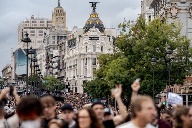 Thousands march in Madrid over Spain’s housing crisis MADRID, SPAIN - OCTOBER 3: Thousands of people march through central city center during a demonstration organized by tenant unions demanding measures to improve housing conditions and address Spain’s housing crisis, a day after parliament rejected two government housing decrees in Madrid, Spain, on October 3, 2026. Diego Radames Anadolu Madrid Spain. Editorial use only. Please get in touch for any other usage. Copyright: x2026xAnadoluxDiegoxRadamesx