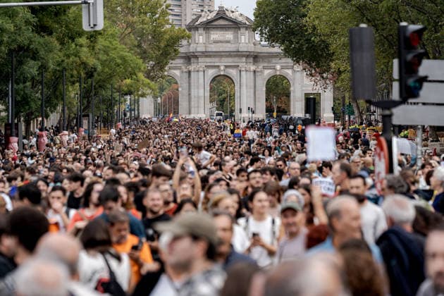 Thousands march in Madrid over Spain’s housing crisis MADRID, SPAIN - OCTOBER 3: Thousands of people march through central city center during a demonstration organized by tenant unions demanding measures to improve housing conditions and address Spain’s housing crisis, a day after parliament rejected two government housing decrees in Madrid, Spain, on October 3, 2026. Diego Radames Anadolu Madrid Spain. Editorial use only. Please get in touch for any other usage. Copyright: x2026xAnadoluxDiegoxRadamesx
