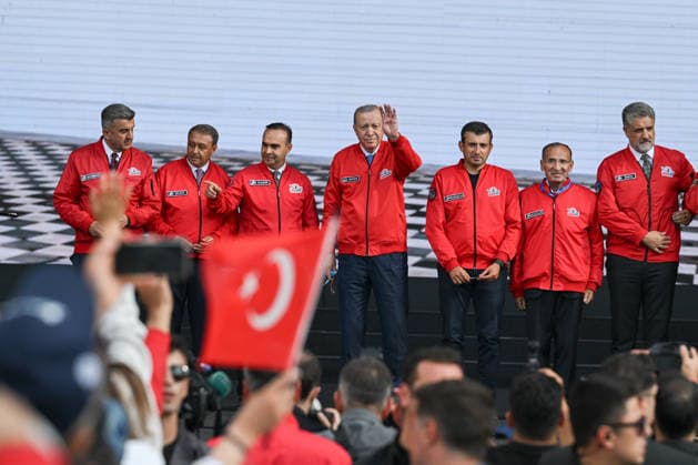 Turkish President Erdogan visits the TEKNOFEST Southeast in Sanliurfa SANLIURFA, TURKIYE - OCTOBER 03: Turkish President Recep Tayyip Erdogan greets crowd and participants during his visit to the Aerospace, Space and Technology Festival (TEKNOFEST) Southeast at Sanliurfa GAP Airport in Sanliurfa, Turkiye on October 3, 2026. Harun Ozalp Anadolu Sanliurfa Turkey. Editorial use only. Please get in touch for any other usage. Copyright: x2026xAnadoluxHarunxOzalpx