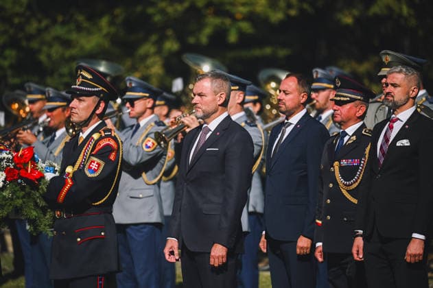 82nd anniversary of the Carpathina-Dukla Operation SVIDNIK, SLOVAKIA – OCTOBER 3: Peter Pellegrini, President of Slovakia (M) attends the wreath laying ceremony as Slovak officials, military personnel and members of the public gather to commemorate the 82nd anniversary of the Carpathian-Dukla Operation, one of the bloodiest military operations fought on Slovak territory during World War II. The commemorations take place at the Military Historical Museum in Svidnik and at the Dukla battlefield memorial complex, honouring the soldiers who fought and died during the operation, which marked the beginning of the direct liberation of Czechoslovakia. Robert Nemeti Anadolu Svidnik Slovakia. Editorial use only. Please get in touch for any other u  Copyright: x2026xAnadoluxRobertxNemetix