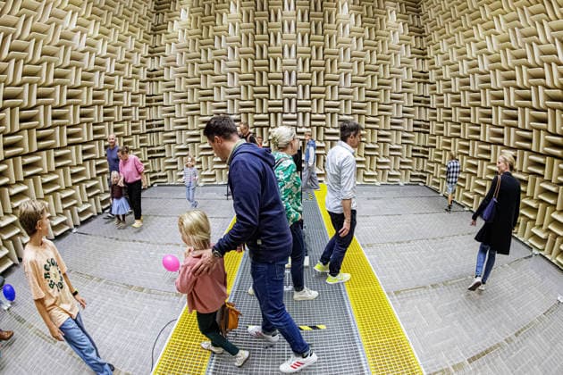 October 3, 2026, Düsseldorf: At this year’s TürenAuf Tag mit der Maus, children and parents will experience amazing acoustic experiments in an anechoic chamber at Düsseldorf University of Applied Sciences. Düsseldorf University of Applied Sciences, Münsterstraße, North Rhine-Westphalia, Germany