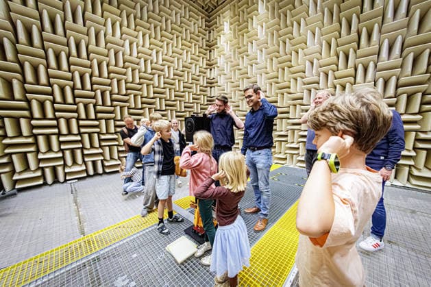 October 3, 2026, Düsseldorf: At this year’s TürenAuf Tag mit der Maus, children and parents will experience amazing acoustic experiments in an anechoic chamber at Düsseldorf University of Applied Sciences. Düsseldorf University of Applied Sciences, Münsterstraße, North Rhine-Westphalia, Germany