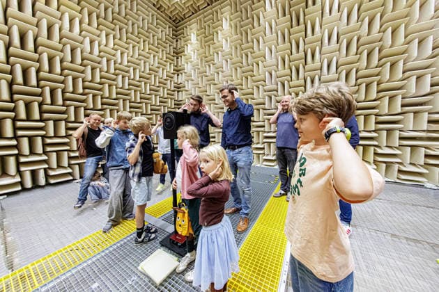 October 3, 2026, Düsseldorf: At this year’s TürenAuf Tag mit der Maus, children and parents will experience amazing acoustic experiments in an anechoic chamber at Düsseldorf University of Applied Sciences. Düsseldorf University of Applied Sciences, Münsterstraße, North Rhine-Westphalia, Germany
