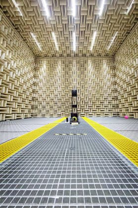 October 3, 2026, Düsseldorf: At this year’s TürenAuf Tag mit der Maus, children and parents will experience amazing acoustic experiments in an anechoic chamber at Düsseldorf University of Applied Sciences. Düsseldorf University of Applied Sciences, Münsterstraße, North Rhine-Westphalia, Germany
