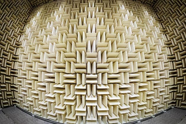 October 3, 2026, Düsseldorf: At this year’s TürenAuf Tag mit der Maus, children and parents will experience amazing acoustic experiments in an anechoic chamber at Düsseldorf University of Applied Sciences. Düsseldorf University of Applied Sciences, Münsterstraße, North Rhine-Westphalia, Germany