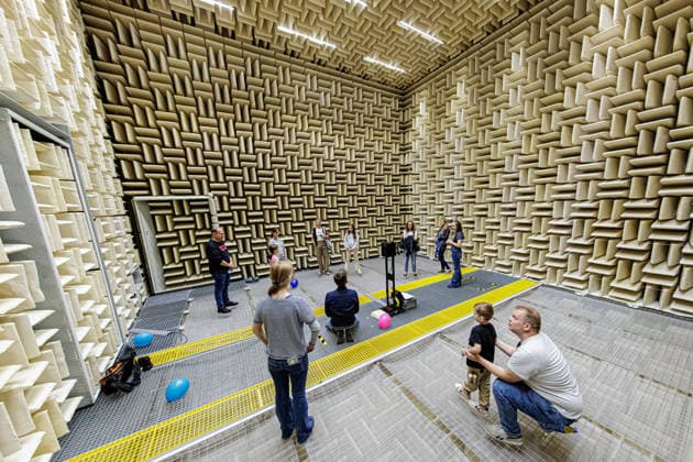 October 3, 2026, Düsseldorf: At this year’s TürenAuf Tag mit der Maus, children and parents will experience amazing acoustic experiments in an anechoic chamber at Düsseldorf University of Applied Sciences. Düsseldorf University of Applied Sciences, Münsterstraße, North Rhine-Westphalia, Germany