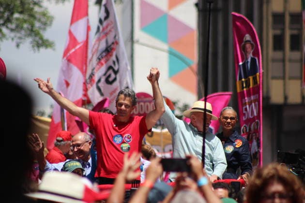 SaO PAULO, SP - 03.10.2026: CAMINHADA REuNE LULA E HADDAD EM SP - President and candidate for re-election Luiz Inacio Lula da Silva participates this Saturday (3), alongside Fernando Haddad, Simone Tenet and Marina Silva in a campaign walk on Avenida Paulista, in Sao Paulo. x3024129x  AngÃ licaxAlves