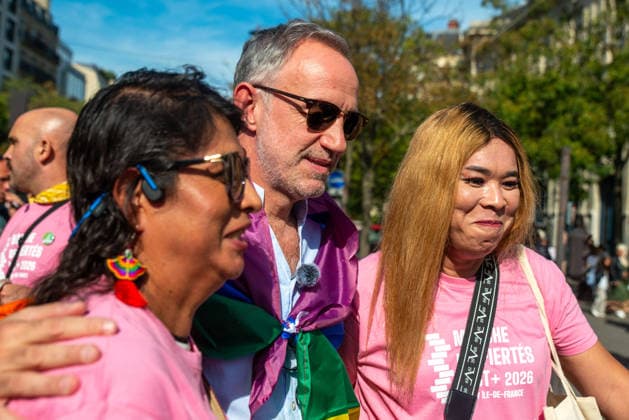 Politics At Paris Pride March - France Emmanuel Gregoire, Mayor of Paris, attends the Pride Parade to defend the rights of LGBTQ+ individuals, marching from Place d Italie to Bastille in Paris, France on October 3, 2026. Photo by Denis Prezat ABACAPRESS.COM Paris France Copyright: xPrezatxDenis ABACAx