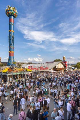 Busy Times at the Cannstatter Wasen According to the organizers, the Cannstatter Volksfest is one of the most beautiful and largest folk festivals in the world. On the holiday, the festival grounds were very well attended. A total of about three million guests are expected. October 3, 2026, Stuttgart, Baden-Württemberg, Germany