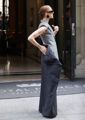 Céline Dion leaves the Royal Monceau hotel in Paris on October 3, 2026. Denis Guignebourg, Bestimage. Céline Dion leaves the Royal Monceau hotel in Paris on October 3, 2026. Paris, France  Copyright: xDenisxGuignebourgx xBestimagexDenisxGuignebourgx xBestimagex
