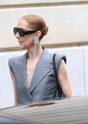 Céline Dion leaves the Royal Monceau hotel in Paris on October 3, 2026. Denis Guignebourg, Bestimage. Céline Dion leaves the Royal Monceau hotel in Paris on October 3, 2026. Paris, France  Copyright: xDenisxGuignebourgx xBestimagexDenisxGuignebourgx xBestimagex