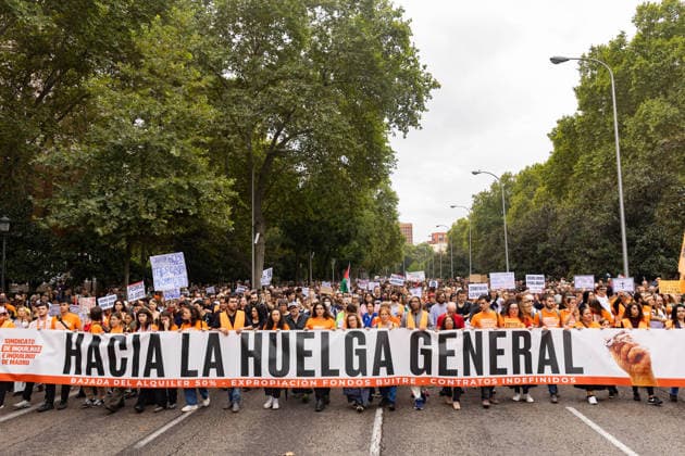October 3, 2026, Madrid, Madrid, SPAIN: Almost half a million people demonstrated in Madrid this Saturday to demand intervention in the housing market. The protest took place a day after the Congress of Deputiesâ€with votes from the political rightâ€rejected two decrees aimed at increasing control over the real estate market. Madrid SPAIN - ZUMAl221 20261003_zip_l221_016 Copyright: xIgnacioxLopezxIsasmendix