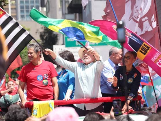 RECORD DATE NOT STATED Lula takes a walk along Paulista Avenue and continues along Augusta Street. Sao Paulo (SP), October 3, 2026 2026 Elections Lula President and candidate for re-election Luiz Inacio Lula da Silva (PT) participates in a walk on Paulista Avenue, in Sao Paulo, in the last campaign event before the first round of elections. The mobilization continues along Augusta Street towards Roosevelt Square. Lula is accompanied by allies, including Fernando Haddad, Geraldo Alckmin, Marina Silva, and Simone Tebet.(Foto: Leco Viana Thenews2 imago images) Lula takes a walk along Paulista Avenue and continues along Augusta Street.  Copyright: xLecoxVianax