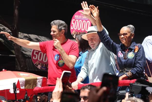 RECORD DATE NOT STATED Lula takes a walk along Paulista Avenue and continues along Augusta Street. Sao Paulo (SP), October 3, 2026 2026 Elections Lula President and candidate for re-election Luiz Inacio Lula da Silva (PT) participates in a walk on Paulista Avenue, in Sao Paulo, in the last campaign event before the first round of elections. The mobilization continues along Augusta Street towards Roosevelt Square. Lula is accompanied by allies, including Fernando Haddad, Geraldo Alckmin, Marina Silva, and Simone Tebet.(Foto: Leco Viana Thenews2 imago images) Lula takes a walk along Paulista Avenue and continues along Augusta Street.  Copyright: xLecoxVianax