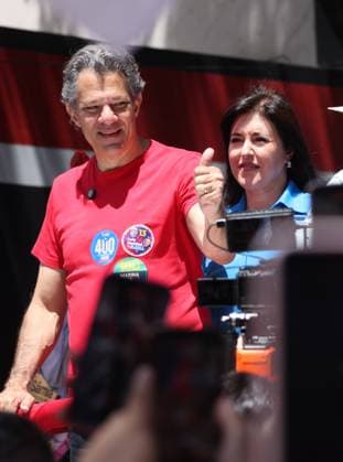 RECORD DATE NOT STATED Lula takes a walk along Paulista Avenue and continues along Augusta Street. Sao Paulo (SP), October 3, 2026 2026 Elections Lula President and candidate for re-election Luiz Inacio Lula da Silva (PT) participates in a walk on Paulista Avenue, in Sao Paulo, in the last campaign event before the first round of elections. The mobilization continues along Augusta Street towards Roosevelt Square. Lula is accompanied by allies, including Fernando Haddad, Geraldo Alckmin, Marina Silva, and Simone Tebet.(Foto: Leco Viana Thenews2 imago images) Lula takes a walk along Paulista Avenue and continues along Augusta Street.  Copyright: xLecoxVianax