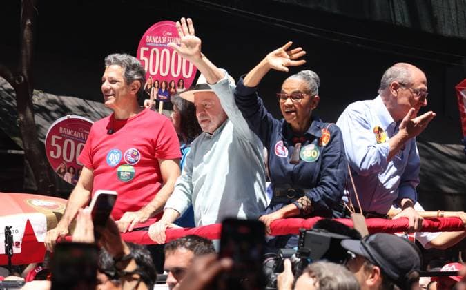 RECORD DATE NOT STATED Lula takes a walk along Paulista Avenue and continues along Augusta Street. Sao Paulo (SP), October 3, 2026 2026 Elections Lula President and candidate for re-election Luiz Inacio Lula da Silva (PT) participates in a walk on Paulista Avenue, in Sao Paulo, in the last campaign event before the first round of elections. The mobilization continues along Augusta Street towards Roosevelt Square. Lula is accompanied by allies, including Fernando Haddad, Geraldo Alckmin, Marina Silva, and Simone Tebet.(Foto: Leco Viana Thenews2 imago images) Lula takes a walk along Paulista Avenue and continues along Augusta Street.  Copyright: xLecoxVianax