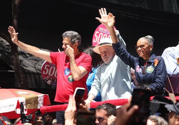 RECORD DATE NOT STATED Lula takes a walk along Paulista Avenue and continues along Augusta Street. Sao Paulo (SP), October 3, 2026 2026 Elections Lula President and candidate for re-election Luiz Inacio Lula da Silva (PT) participates in a walk on Paulista Avenue, in Sao Paulo, in the last campaign event before the first round of elections. The mobilization continues along Augusta Street towards Roosevelt Square. Lula is accompanied by allies, including Fernando Haddad, Geraldo Alckmin, Marina Silva, and Simone Tebet.(Foto: Leco Viana Thenews2 imago images) Lula takes a walk along Paulista Avenue and continues along Augusta Street.  Copyright: xLecoxVianax
