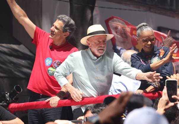 RECORD DATE NOT STATED Lula takes a walk along Paulista Avenue and continues along Augusta Street. Sao Paulo (SP), October 3, 2026 2026 Elections Lula President and candidate for re-election Luiz Inacio Lula da Silva (PT) participates in a walk on Paulista Avenue, in Sao Paulo, in the last campaign event before the first round of elections. The mobilization continues along Augusta Street towards Roosevelt Square. Lula is accompanied by allies, including Fernando Haddad, Geraldo Alckmin, Marina Silva, and Simone Tebet.(Foto: Leco Viana Thenews2 imago images) Lula takes a walk along Paulista Avenue and continues along Augusta Street.  Copyright: xLecoxVianax