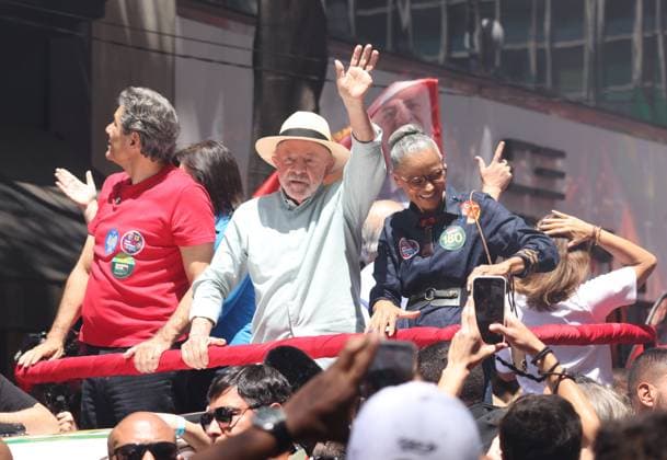 RECORD DATE NOT STATED Lula takes a walk along Paulista Avenue and continues along Augusta Street. Sao Paulo (SP), October 3, 2026 2026 Elections Lula President and candidate for re-election Luiz Inacio Lula da Silva (PT) participates in a walk on Paulista Avenue, in Sao Paulo, in the last campaign event before the first round of elections. The mobilization continues along Augusta Street towards Roosevelt Square. Lula is accompanied by allies, including Fernando Haddad, Geraldo Alckmin, Marina Silva, and Simone Tebet.(Foto: Leco Viana Thenews2 imago images) Lula takes a walk along Paulista Avenue and continues along Augusta Street.  Copyright: xLecoxVianax