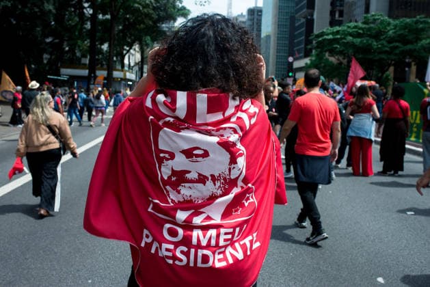 SaO PAULO, SP - 03.10.2026: CAMINHADA REuNE LULA E HADDAD EM SP - President and candidate for re-election Luiz Inacio Lula da Silva participates this Saturday (3), with Fernando Haddad, Simone Tebet and Marina Silva in a campaign walk on Avenida Paulista, in Sao Paulo. In the photo, supporters of President Lula with posters. x3024144x  VincentxBosson