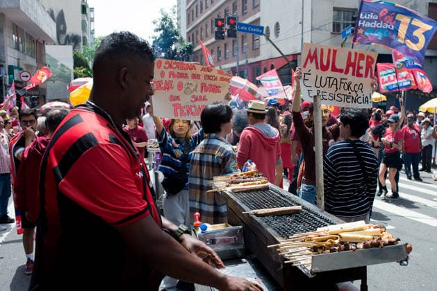 SaO PAULO, SP - 03.10.2026: CAMINHADA REuNE LULA E HADDAD EM SP - President and candidate for re-election Luiz Inacio Lula da Silva participates this Saturday (3), with Fernando Haddad, Simone Tebet and Marina Silva in a campaign walk on Avenida Paulista, in Sao Paulo. x3024146x VincentxBosson