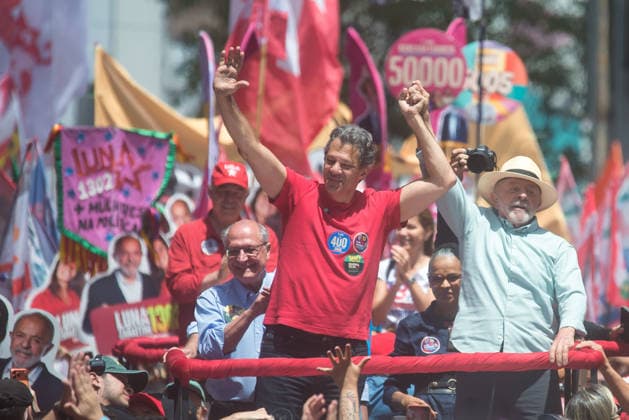 SaO PAULO, SP - 03.10.2026: CAMINHADA REuNE LULA E HADDAD EM SP - President and candidate for re-election Luiz Inacio Lula da Silva participates this Saturday (3), with Fernando Haddad, Simone Tebet and Marina Silva in a campaign walk on Avenida Paulista, in Sao Paulo. In the photo, Luiz Inacio Lula da Silva. x3024156x  VincentxBosson
