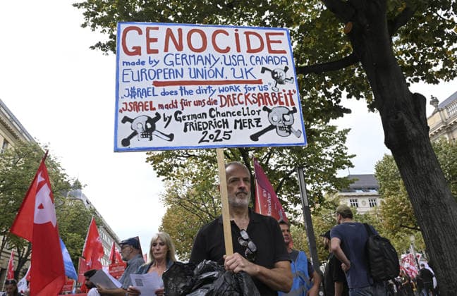 Thousands protest rearmament and conscription in Berlin BERLIN, GERMANY - OCTOBER 3: Thousands of people gather at the historic Brandenburg Gate to protest against rearmament, war and compulsory military service in Berlin, Germany, on October 3, 2026. The demonstrators, responding to a call by an initiative made up of various groups and political parties, later march through the city center. Halil Sagirkaya Anadolu Berlin Germany. Editorial use only. Please get in touch for any other usage.  Copyright: x2026xAnadoluxHalilxSagirkayax