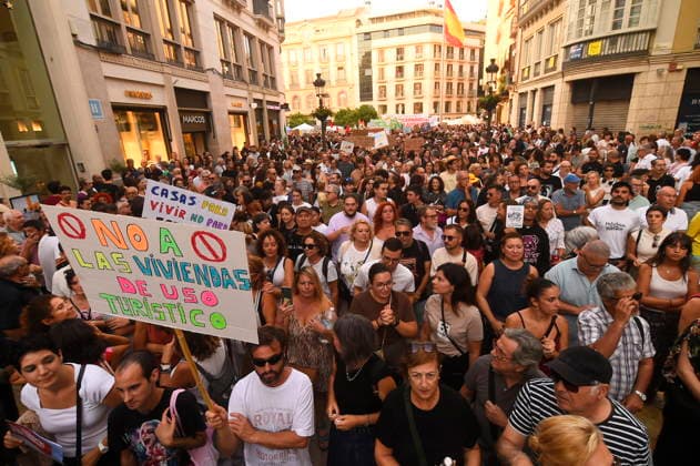 Housing Protest in Málaga Photos from the housing protest in Málaga October 3, 2026, in Málaga, Andalusia, Spain October 3, 2026, in Málaga, Málaga, Spain Copyright: xÃlexxZeax 7818728