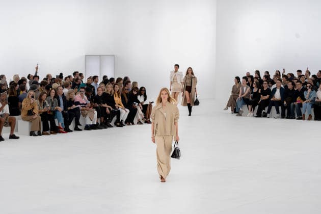 PARIS FASHION WEEK SPRING SUMMER 2027 HERMÈS WOMEN S READY-TO-WEAR sylvie lefort photography MAXPPP 03 10 2026 @Sylvie Lefort Photography MAXPPP October 3, 2026 Models showcase designs from the HERMES Women’s Spring Summer 2027 collection during Paris Fashion Week in Paris, France, October 3, 2026. The presentation of the women’s collections took place from September 28 to October 6, 26.  Copyright: xMAXPPPxsylviexlefortxphotographyx LFR202610035908 LFR202610035908