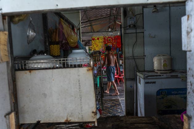 Floating homes offer a way of life adapted to recurrent flooding in Hanoi HANOI, VIETNAM - OCTOBER 3: Residents go about their daily lives in a floating village built in an area that is regularly affected by flooding, with homes designed to rise with changing water levels, as seen in Hanoi, Vietnam, on October 3, 2026. The floating homes allow residents to adapt to recurring floods while continuing to live and work in the area. Magdalena Chodownik Anadolu Hanoi Vietnam. Editorial use only. Please get in touch for any other usage.  Copyright: x2026xAnadoluxMagdalenaxChodownikx