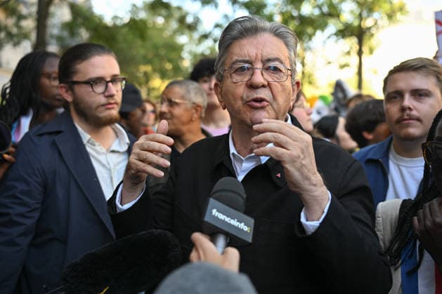 Jean-Luc MÃ lenchon, the LFI candidate in the 2027 presidential election, addresses the crowd on the sidelines of the 2026 Pride March in Paris on 3 October 2026 - 03 10 2026 - France Ile-de-France (region) Paris - JulienxMattiax xLexPictorium LePictorium_0341756