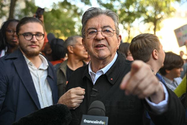 Jean-Luc MÃ lenchon, the LFI candidate in the 2027 presidential election, addresses the crowd on the sidelines of the 2026 Pride March in Paris on 3 October 2026 - 03 10 2026 - France Ile-de-France (region) Paris - JulienxMattiax xLexPictorium LePictorium_0341764