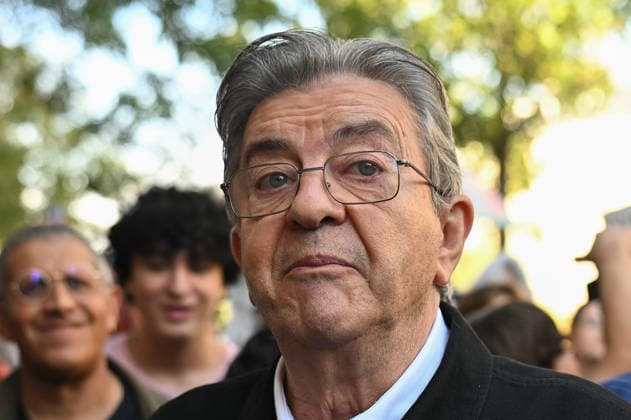 Jean-Luc MÃ lenchon, the LFI candidate in the 2027 presidential election, addresses the crowd on the sidelines of the 2026 Pride March in Paris on 3 October 2026 - 03 10 2026 - France Ile-de-France (region) Paris -  JulienxMattiax xLexPictorium LePictorium_0341766