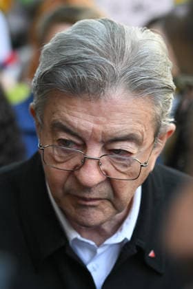 Jean-Luc MÃ lenchon, the LFI candidate in the 2027 presidential election, addresses the crowd on the sidelines of the 2026 Pride March in Paris on 3 October 2026 - 03 10 2026 - France Ile-de-France (region) Paris - JulienxMattiax xLexPictorium LePictorium_0341753