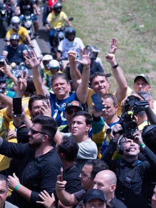 Flavio Bolsonaro and Tarcisio de Freitas attend campaign motorcycle rally in Sao Paulo Flavio Bolsonaro, candidate for President of Brazil, and Sao Paulo Governor Tarcisio de Freitas, candidate for reelection, participate in a campaign motorcycle rally between Santa Barbara d Oeste and Americana, Sao Paulo state, Brazil, on October 3, 2026, on the final day of campaigning for the first round of the 2026 Brazilian elections. The event was also attended by Senate candidates Andre do Prado and Guilherme Derrite. Copyright: xxVitorxBitencourtx