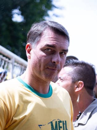 Flavio Bolsonaro and Tarcisio de Freitas attend campaign motorcycle rally in Sao Paulo Flavio Bolsonaro, candidate for President of Brazil, and Sao Paulo Governor Tarcisio de Freitas, candidate for reelection, participate in a campaign motorcycle rally between Santa Barbara d Oeste and Americana, Sao Paulo state, Brazil, on October 3, 2026, on the final day of campaigning for the first round of the 2026 Brazilian elections. The event was also attended by Senate candidates Andre do Prado and Guilherme Derrite. Copyright: xxVitorxBitencourtx