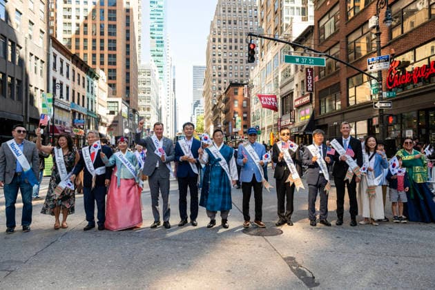 October 3, 2026, New York, New York, USA: Grand Marshals for the 2026 NYC Korean Parade, including member of the U.S. House of Representatives from New York s 3rd district, TOM SUOZZI pose for a photo immeidately preceding the start of the parade. New York USA - ZUMAh214 20261003_znp_h214_007 Copyright: xSDxHerzogx