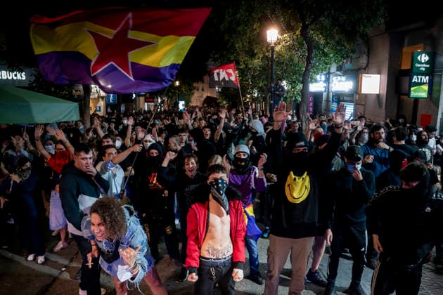 Protest Rally Against the Sol Camp in Madrid: Dozens of people demonstrate against the rally organized by Núcleo Nacional at Puerta del Sol on October 3, 2026, in Madrid, Spain. The platform Indignados por Espana is organizing the demonstration against the Sol encampment, in support of social and national housing, against mass deportations, and in defense of national sovereignty following the invasion of Ceuta. OCTOBER 3, 2026 NUCLEO NACIONAL PROTEST HOUSING FLAG HOODED PROTESTERS POLICE ANTIFASCIST ACTION ANTIFASCISTS POLICE NATIONAL ON FOOT Madrid Madrid Spain  Copyright: xA.xPÃ rezxMecax 7818998