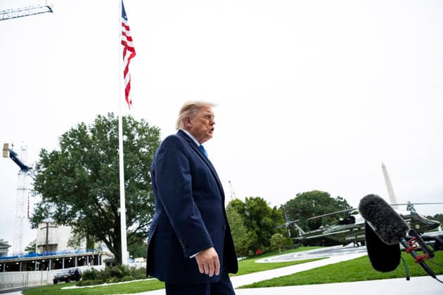 US President Donald J. Trump departs from the White House US President Donald J. Trump speaks to members of the media before boarding Marine One on the South Lawn of the White House, in Washington, DC, USA, 3 October 2026. President Trump is traveling to Ohio for a rally as he campaigns with Republican Party candidates before midterm elections. WASHINGTON DC United States  Copyright: xPool ABACAx