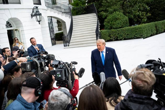 US President Donald J. Trump departs from the White House US President Donald J. Trump speaks to members of the media before boarding Marine One on the South Lawn of the White House, in Washington, DC, USA, 3 October 2026. President Trump is traveling to Ohio for a rally as he campaigns with Republican Party candidates before midterm elections. WASHINGTON DC United States  Copyright: xPool ABACAx
