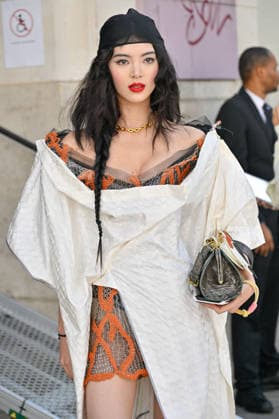 PFW Vivienne Westwood Outside Arrivals Guest arriving at the Vivienne Westwood show during Paris Fashion Week, in Paris, France on 3 October 2026. Photo by Julien Reynaud APS-Medias ABACAPRESS.COM Paris France  Copyright: xReynaudxJulien APS-Medias ABACAx